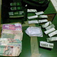 Penjual HP Tertangkap Tangan Saat Jual Ganja